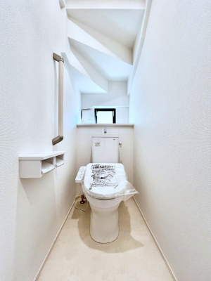 gC@`Toilet`  YEXbLEKȃEHVbgtgCł낰ԂłBgC͖g킴𓾂Ȃ́BۂłˁB  gC2̂Œ̍Gɕ֗łI