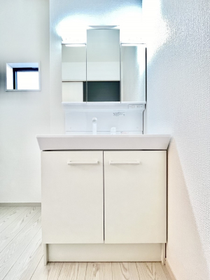 ʑEʏ@Q`Dressing Room`@邭pE_[[Bgꏊ炱AKȋԂƂȂĂ܂BVv[hbT[̗pĂ܂̂ŁAVyɏo܂B