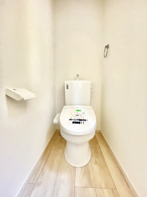gC@`Toilet`  YEXbLEKȃEHVbgtgCł낰ԂłB  gC͖g킴𓾂Ȃ́BۂłˁB  gC2̂Œ̍Gɕ֗łI