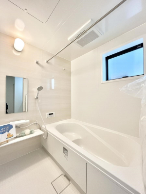 @`Bath Room`  ͋C̗ŖɌătbVB  @\tĂ̂ŗׂ̐@uŐ􂢏オ󕨂AJ̓VCCɂ邱Ƃ\łB