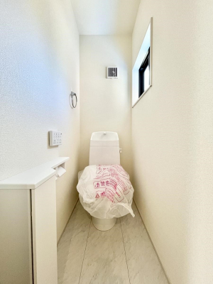 gC@`Toilet`@YEXbLEKȃEHVbgtgCł낰ԂłB1A2KɃgCXy[XǏ薾邭AKԂƂȂĂ܂gꏊ炱̔złI