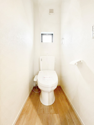 gC@`Toilet`@YEXbLEKȃEHVbgtgCł낰ԂłBgC͖g킴𓾂Ȃ́BۂłˁBgC2̂Œ̍Gɕ֗łI