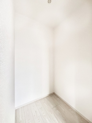 ̑@`Walk-in Closet`@KvȂ̂R[fBl[gꗗĊmFłAgxx⏀ZԂōςރEH[NCN[[bgݒu܂BƂ̒Ƃ֗Ȏ[Xy[XłB