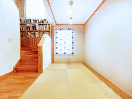 ̑ρ@`Japanese Room`  LDKאڂ̘ał났̋Ԃ܂BACȂǉl̉ƎXy[XƂāA܂Ȃql̂邲ƒł͂Q₨ނւ̏ƂĂp܂