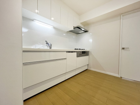 Lb`@`Kitchen`@LĎg₷Lb`ȂƑłɗAЕtԂȂłႢ܂[Ղ肠̂ŁAƐȈۂۂĂ܂B