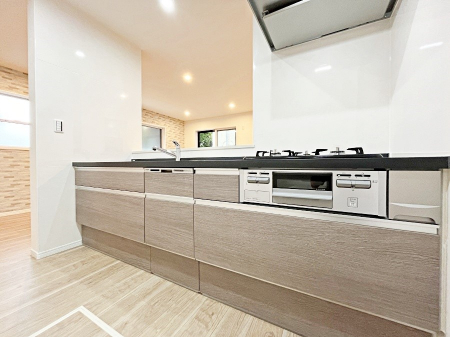 Lb`@`Kitchen`@u͉낤vȃLb`Ȃv藿łႢ܂BLb`̓rO]ł܂BƑȂ邨Ƃɂ܂B