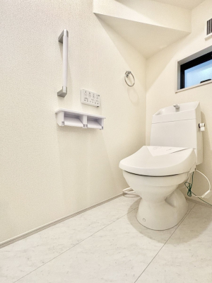 gC@Q`Toilet`  YEXbLEKȃEHVbgtgCł낰ԂłB  gC͖g킴𓾂Ȃ́BۂłˁB  