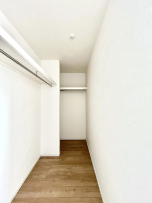 ̑@`Walk-in Closet`@KvȂ̂R[fBl[gꗗĊmFłAgxx⏀ZԂōςރEH[NCN[[bgݒu܂BƂ̒Ƃ֗Ȏ[Xy[XłB