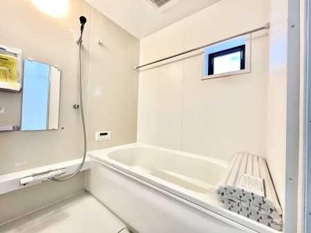 @P`Bath Room`  t̃oX[B  z˂ޖ邢́A̓CǂgłB  ܂A@Ă܂B  CǍDłB