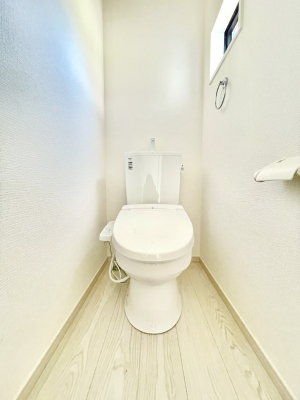 gC@P`Toilet`@̂鐅gC̓EHVbgtłgC͖g킴𓾂Ȃ́BۂłˁBgC2̂Œ̍Gɕ֗łI