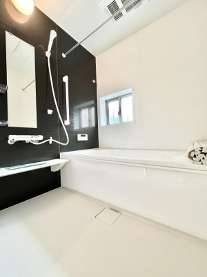 @P`Bath Room`  t̃oX[Bz˂ޖ邢́A̓CǂgłB܂A@Ă܂BCǍDłB