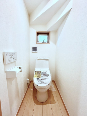 gC@`Toilet`@YEXbLEKȃEHVbgtgCł낰ԂłB̌薾邭AKԂƂȂĂ܂gꏊ炱̔złI