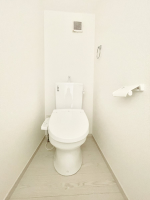 gC@`Toilet`@YEXbLEKȃEHVbgtgCł낰ԂłBgC͖g킴𓾂Ȃ́BۂłˁBgC2̂Œ̍Gɕ֗łI