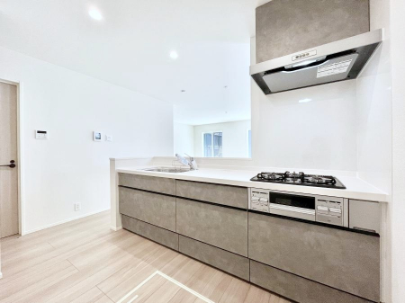 Lb`@`Kitchen`@LĎg₷Lb`ȂƑłɗAЕtԂȂłႢ܂[Ղ肠̂ŁAƐȈۂۂĂ܂B