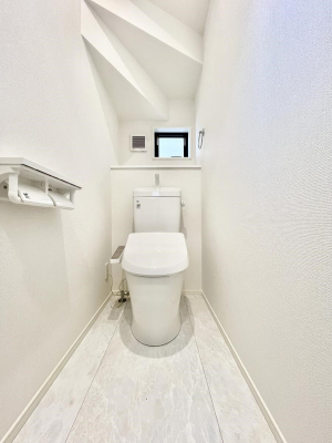 gC@`Toilet`@YEXbLEKȃEHVbgtgCł낰ԂłBgC͖g킴𓾂Ȃ́BۂłˁBgC2̂Œ̍Gɕ֗łI
