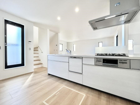 Lb`@`Kitchen`  rOnJE^[Lb`B  ȂƑƃR~jP[VƂ邾łȂA傫ȊJ邱Ƃł܂B  ql̐邱Ƃł܂ˁI