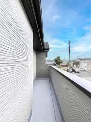 oRj[@`Balcony`  oRj[͉z݁Azc󕨂C悭Ƃł܂B  g₷JIȃoRj[łzՂ~蒍AoRj[tZ܂B  