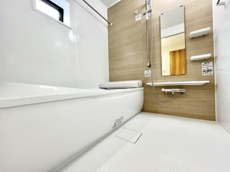 @`Bath Room`@͋C̗ŖɌătbVB@\tĂ̂ŗׂ̐@uŐ􂢏オ󕨂AJ̓VCCɂ邱Ƃ\łB