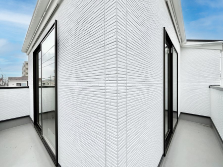 oRj[@`Balcony`  oRj[͉z݁Azc󕨂C悭Ƃł܂B  g₷JIȃoRj[łzՂ~蒍AoRj[tZ܂B  