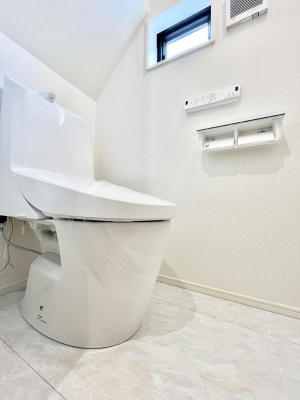 gC@`Toilet`@YEXbLEKȃEHVbgtgCł낰ԂłB1A2KɃgCXy[XǏ薾邭AKԂƂȂĂ܂gꏊ炱̔złI