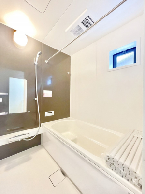 @P`Bath Room`@t̃oX[Bz˂ޖ邢́A̓CǂgłB܂A@Ă܂BCǍDłB