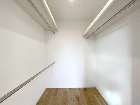 ̑@`Walk-in Closet`@KvȂ̂R[fBl[gꗗĊmFłAgxx⏀ZԂōςރEH[NCN[[bgݒu܂BƂ̒Ƃ֗Ȏ[Xy[XłB