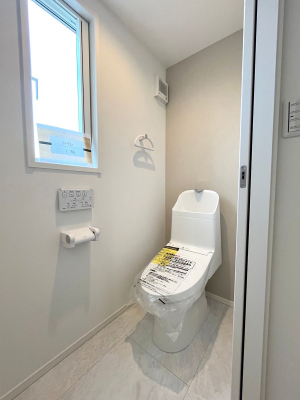 gC@`Toilet`@YEXbLEKȃEHVbgtgCł낰ԂłBgC͖g킴𓾂Ȃ́BۂłˁBgC2̂Œ̍Gɕ֗łI