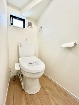 gC@P`Toilet`  YEXbLEKȃEHVbgtgCł낰ԂłB  gC͖g킴𓾂Ȃ́BۂłˁB  