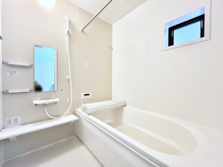@`Bath Room`@ƑL΂ē邱Ƃ\I̔MdȃoX^CłBqlƂꏏł\ȍLȂ̂ŁArOƂ͈ƑcR̂ЂƎy݂܂B