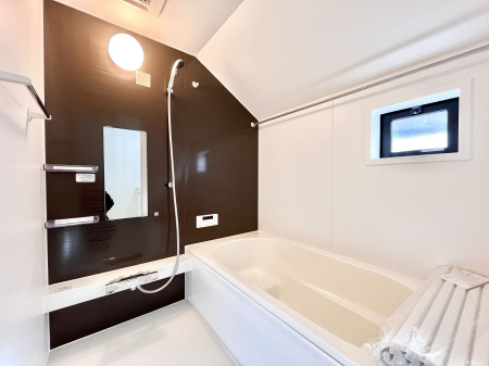 @P`Bath Room`  ƑL΂ē邱Ƃ\I  qlƂꏏł\ȍLȂ̂ŁArOƂ͈ƑcR̂ЂƎy݂܂B