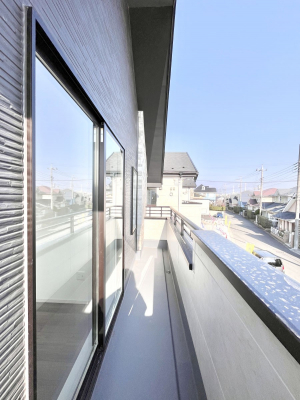 oRj[@P`Balcony`  oRj[͉z݁Azc󕨂C悭Ƃł܂Bg₷JIȃoRj[łzՂ~蒍AoRj[tZ܂B  