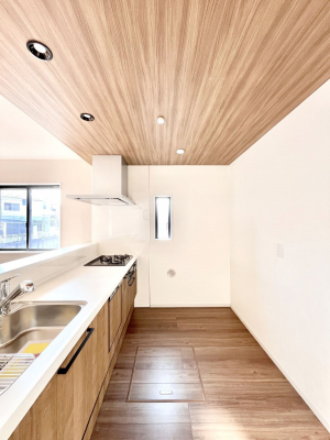 Lb`@P`Kitchen`@R鑋̂Lb`gꏊ炱Agl܂BƂLb`R[i[͎LȎdオƂȂĂ܂B