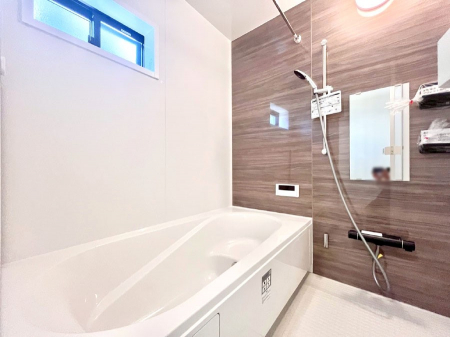 @`Bath Room`@͋C̗ŖɌătbVB@\tĂ̂ŗׂ̐@uŐ􂢏オ󕨂AJ̓VCCɂ邱Ƃ\łB