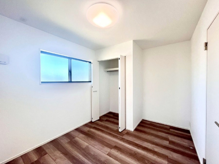 Q@`Bed Room`  Sɂ͎[N[[bgIiĝm⏬͂AGߕ̂mȂǂƐڂ܂܂B  ԂLgpł܂ˁB