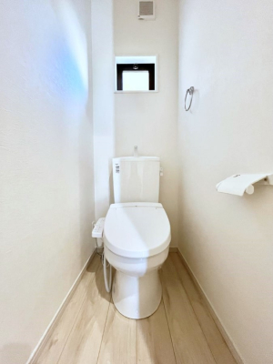 gC@`Toilet`  YEXbLEKȃEHVbgtgCł낰ԂłB  gC͖g킴𓾂Ȃ́BۂłˁB  gC2̂Œ̍Gɕ֗łI