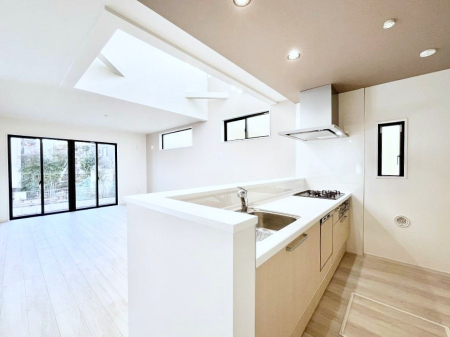 Lb`@`Kitchen`@R鑋̂Lb`gꏊ炱Agl܂BƂLb`R[i[͎LȎdオƂȂĂ܂B