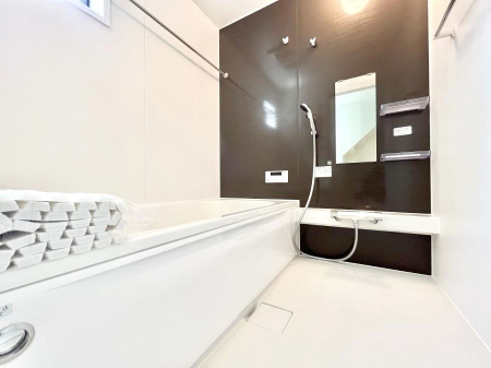@`Bath Room`@͋C̗ŖɌătbVB@\tĂ̂ŗׂ̐@uŐ􂢏オ󕨂AJ̓VCCɂ邱Ƃ\łB