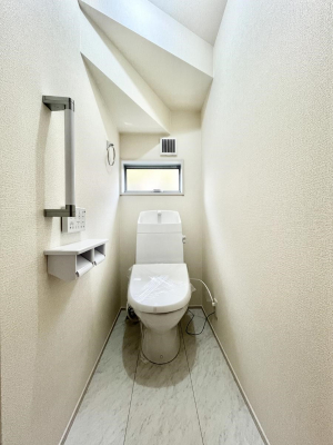 gC@`Toilet`@YEXbLEKȃEHVbgtgCł낰ԂłB1A2KɃgCXy[XǏ薾邭AKԂƂȂĂ܂gꏊ炱̔złI