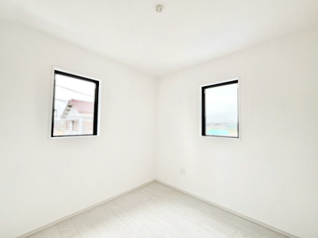 q@`Bed Room`@2ʍ̌mۂ邢́AʂǂAϋSn̗ǂԂƂȂĂ܂Bu₩ȕċN钩́AK̎n܂ɁIʕƂĂǂZ܂