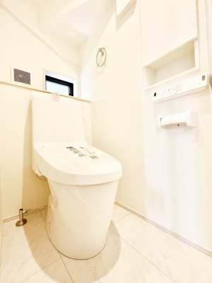 gC@Q`Toilet`@YEXbLEKȃEHVbgtgCł낰ԂłBgC͖g킴𓾂Ȃ́BۂłˁBgC2̂Œ̍Gɕ֗łI