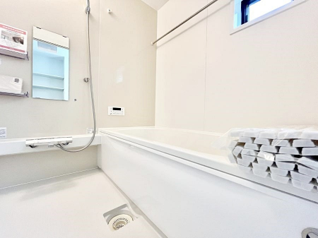 @P`Bath Room`  ƑL΂ē邱Ƃ\I  qlƂꏏł\ȍLȂ̂ŁArOƂ͈ƑcR̂ЂƎy݂܂B