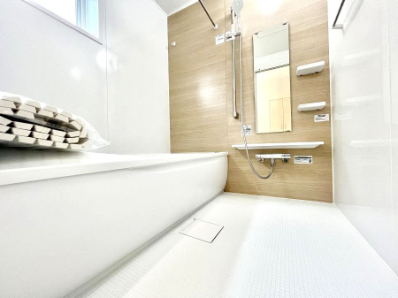 @`Bath Room`@͋C̗ŖɌătbVB@\tĂ̂ŗׂ̐@uŐ􂢏オ󕨂AJ̓VCCɂ邱Ƃ\łB