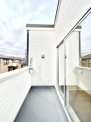 oRj[@`Balcony`  oRj[͉z݁Azc󕨂C悭Ƃł܂B  g₷JIȃoRj[łzՂ~蒍AoRj[tZ܂B  