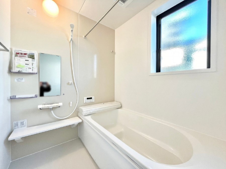 @`Bath Room`@ƑL΂ē邱Ƃ\I̔MdȃoX^CłBqlƂꏏł\ȍLȂ̂ŁArOƂ͈ƑcR̂ЂƎy݂܂B