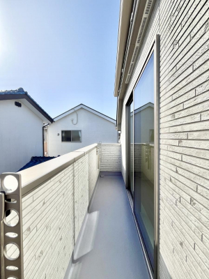 oRj[@Q`Balcony`  oRj[͉z݁Azc󕨂C悭Ƃł܂B  g₷JIȃoRj[łzՂ~蒍AoRj[tZ܂B  