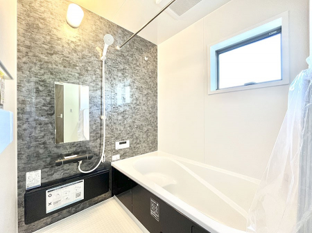 @Q`Bath Room`  t̃oX[B  z˂ޖ邢́A̓CǂgłB  ܂A@Ă܂B  CǍDłB