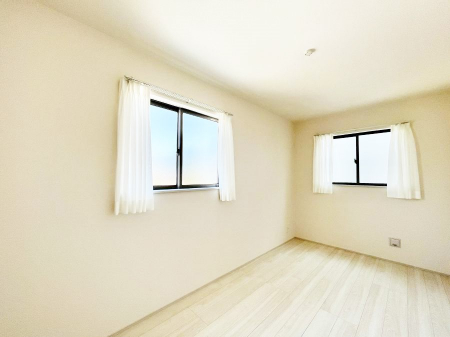 q@P`Bed Room`@2ʍ̌mۂ邢́AʂǂAϋSn̗ǂԂƂȂĂ܂Bu₩ȕċN钩́AK̎n܂ɁIʕƂĂǂZ܂