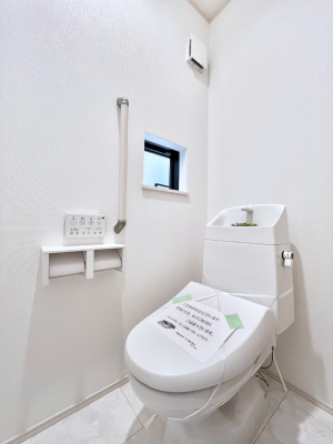 gC@P`Toilet`@YEXbLEKȃEHVbgtgCł낰ԂłBgC͖g킴𓾂Ȃ́BۂłˁBgC2̂Œ̍Gɕ֗łI