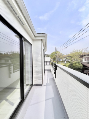 oRj[@P`Balcony`  oRj[͉z݁Azc󕨂C悭Ƃł܂Bg₷JIȃoRj[łzՂ~蒍AoRj[tZ܂B  