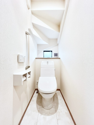 gC@P`Toilet`@̂鐅gC̓EHVbgtłgC͖g킴𓾂Ȃ́BۂłˁBgC2̂Œ̍Gɕ֗łI